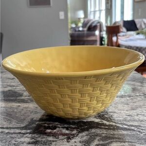 Vintage Pfaltzgraff Yellow Basketweave Bowl 10”